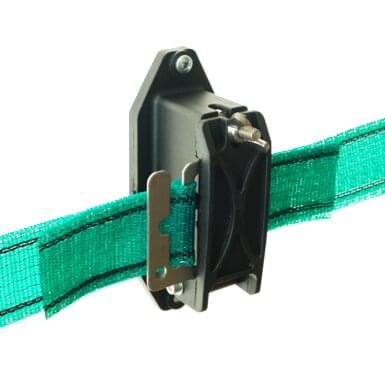 Hotline clamp insulator with connection buckle